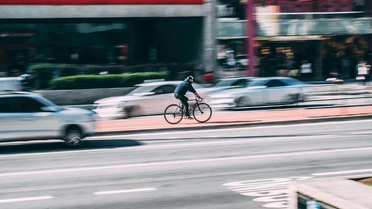 Cyclist-Riding-Road